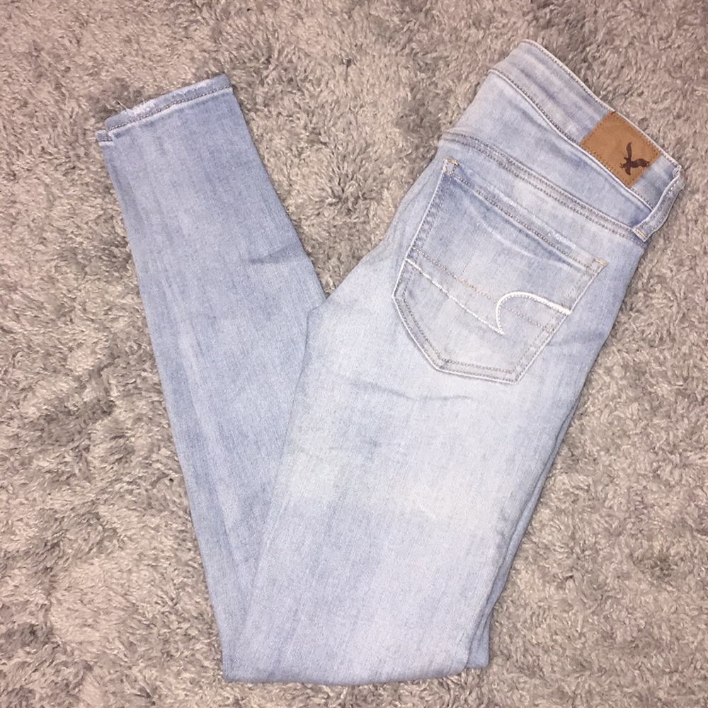AE light wash jeans